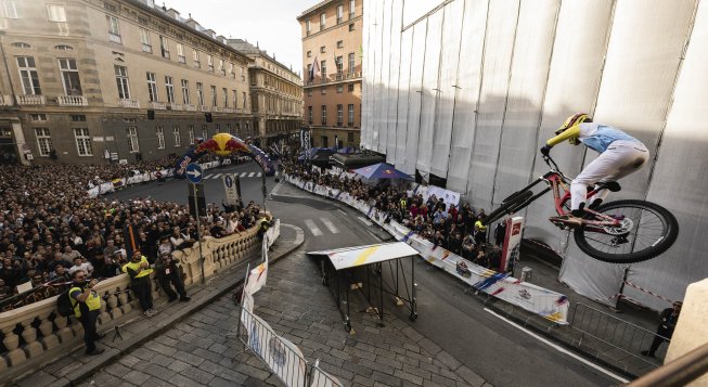 © photo Bartek Wolinski @wolisphoto