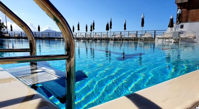 Piscine estive a Genova © facebook Piscina Gropallo