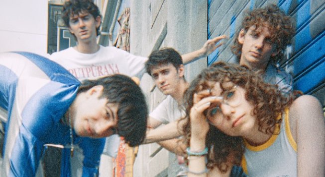 © facebook.com/VAEVAmusic