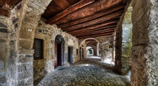 Tour Letterari in provincia di Bergamo, da Crespi d'Adda a Cornello dei Tasso