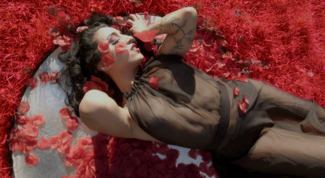 © Ikka Mirabelli - facebook.com/EllaBottomRouge