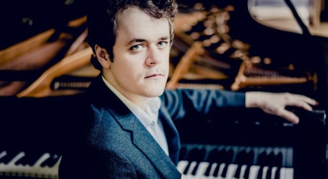 Benjamin Grosvenor © Andrej Grilc