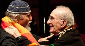 Moni Ovadia a Certosa con Un altro giorno verrà, omaggio a Mahmud Darwish