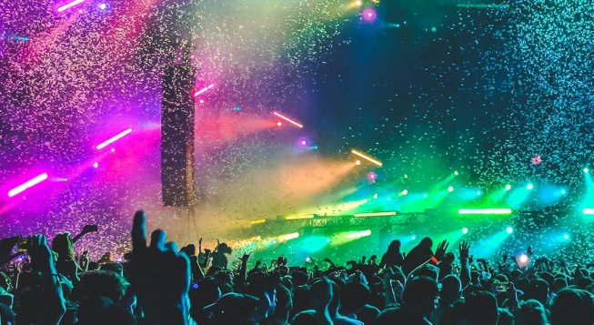 Party © Unsplash / Aditya Chinchure