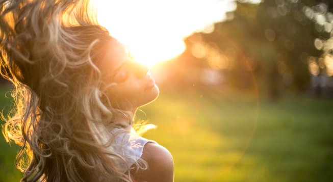 Fotografia di messa a fuoco selettiva della donna ©Pexels/Garon Piceli