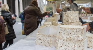 Festa del Torrone di Cremona 2025: bancarelle, degustazioni, spettacoli e maxi installazioni
