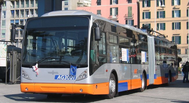 Bus Amt a Genova @ Ale Sasso/commons.wikimedia.org