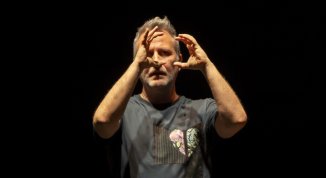 Autoritratto, lo spettacolo di Davide Enia in scena al Teatro Gustavo Modena