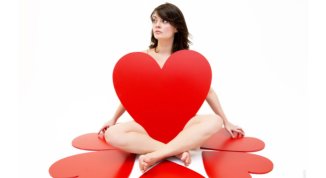 Cuoro: lo spettacolo di Gioia Salvatori al Teatro Superga di Nichelino