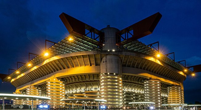 Stadio San Siro © Wikimedia Commons / Prelvini