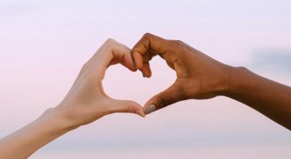 Giornata della Gentilezza 2025: Torino e Piemonte riscoprono il valore dei piccoli gesti