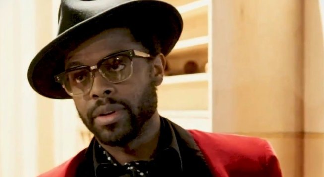 Adrian Younge © Casa Comedy Tv / Wikimedia Commons