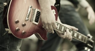 No Flag: The Real Network, musica dal vivo e interazione con gli artisti