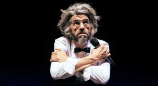 Tipico maschio italiano, di e con Lorenzo Maragoni