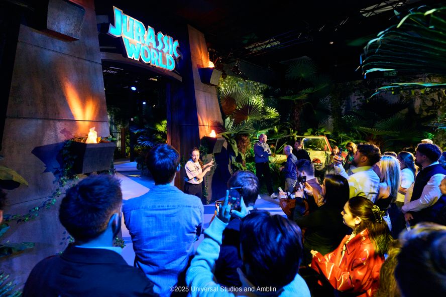 Jurassic World: The Experience