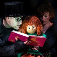 Teresa che catturò il buio, spettacolo per bambini di e con Jessica Leonello e Roberto Capaldo