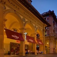 Hard Rock Cafe Firenze: sapori americani e cimeli rock in un evento unico