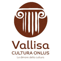 Spettacolo teatrale a Bari: 'La Giornata di un Uomo Senza Volto' emoziona il pubblico