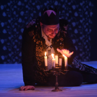 Enrico IV, la commedia al Teatro Astra