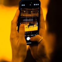 Candlelight a Ferrara: le melodie di Cremonini al pianoforte di Pietro Beltrani