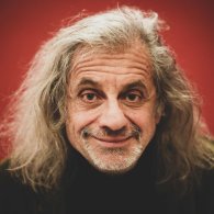 Alessandro Bergonzoni in Arrivano i dunque (Avannotti, sole Blu e la storia della giovane Saracinesca)