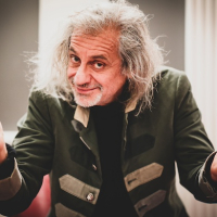 Io, Alessandro Bergonzoni (di e con Alessandro Bergonzoni, insieme a Giacomo Poretti)