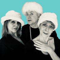 Tre sedie - Ovvero la scenografia a Stradanuova