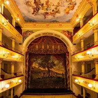 'Accabadora' al Teatro Van Westerhout: Anna Della Rosa protagonista sul palco