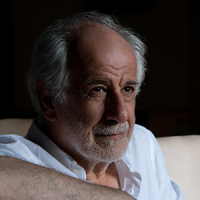 Toni Servillo al Teatro Biondo: poesia e vita in 'Tre Modi per Non Morire'