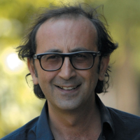 'Benvenuti in Casa Esposito': commedia napoletana al Teatro Mattarello di Arzignano