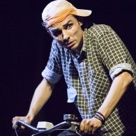 Mi abbatto e sono felice, di e con Daniele Ronco