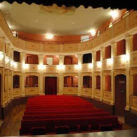 Le rocambolesce avventure dell'orso nicola, del ragnetto eugenio e del moscerino che voleva vedere IL mondo e che rese tutti felici