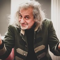 Alessandro Bergonzoni in Arrivano i dunque (Avannotti, sole Blu e la storia della giovane Saracinesca)