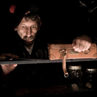 Una tazza di mare in tempesta, di e con Roberto Abbiati