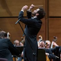 Orchestra Sinfonica di Milano in concerto con Kiron Atom Tellian, dirige Emmanuel Tjeknavorian