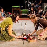 Seme di Mela, spettacolo per bambini con Benedetta Brambilla e Marta Mungo