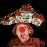 Pulcetta dal naso rosso, spettacolo per bambini di e con Valentino Dragano