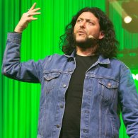 Matti da legare, di e con Emiliano Luccisano