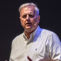 Enrico Bertolino, una serata di ordinaria ironia