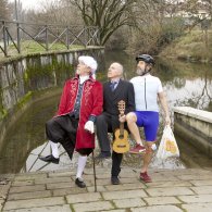 La Gallina Intelligente, tributo liberamente ispirato a Cochi e Renato con Rafael Andres Didoni, Walter Leonardi e Antonio Baldassarre