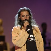 La voce dell'anima sarda: ricordo di Andrea Parodi, con Enrico Deregibus e i Tazenda