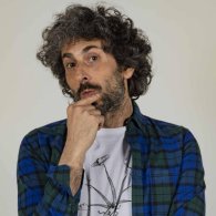 Alberto Farina in Non è colpa mia se so così (istruzioni per camminare sulla merda)