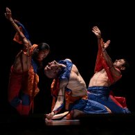Thrice (Gusts, Meduses, Brise-Lames), spettacolo di Damien Jalet per Torinodanza 2026