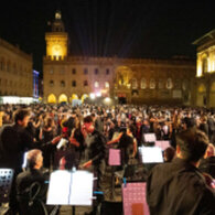 Debora Villa in "Viva le donne" all'Abeliano, rassegna Sorrisi e canzoni