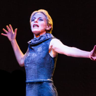 LUCILLA GIAGNONI - A PELLE NUDA SUL PALCO