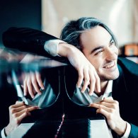 Alexander Gadjiev in concerto, recital pianistico