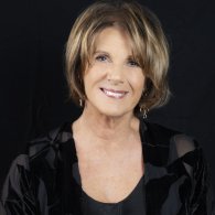 Lella Costa in Questioni di cuore (dal libro di Natalia Aspesi)