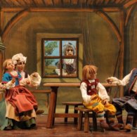 Hansel e Gretel, spettacolo di marionette della compagnia Carlo Colla & Figli