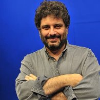 COSA VIDE IL RINOCERONTE QUANDO GUARDÒ OLTRE IL RECINTO
