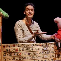 La piramide invisibile, spettacolo per famiglie di e con Francesco Giorda